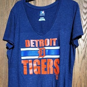 Detroit tiger v-neck tee